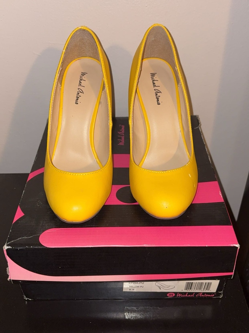Michael Antonio Bright Yellow Round-Toe Pump